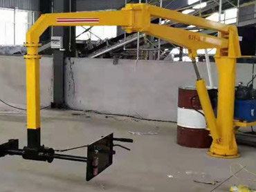 Semi-automatické odlievanie strojov