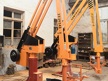 Zákazník v Thajsku objednal dva odlievacie manipulátory